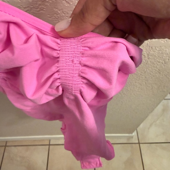 SKIMS Sculpting bodysuit Neon pink - Picture 6 of 9